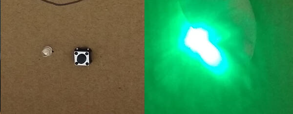 Das Bild ist horizontal zweigeteilt. Links in Karton gesteckte LED und Taster. Rechts das gleiche Motiv mit grün leuchtender LED, die das Photo stark überbelichtet. Schemenhaft ist ein Finger zu erkennen, der den Taster drückt.